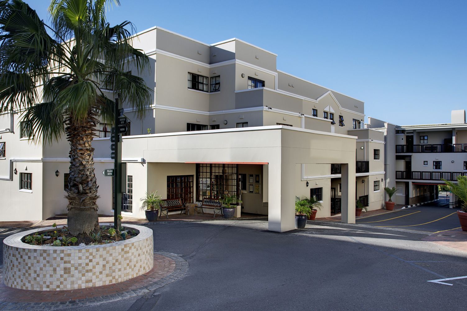 Cape Suites Apartments | LekkeSlaap